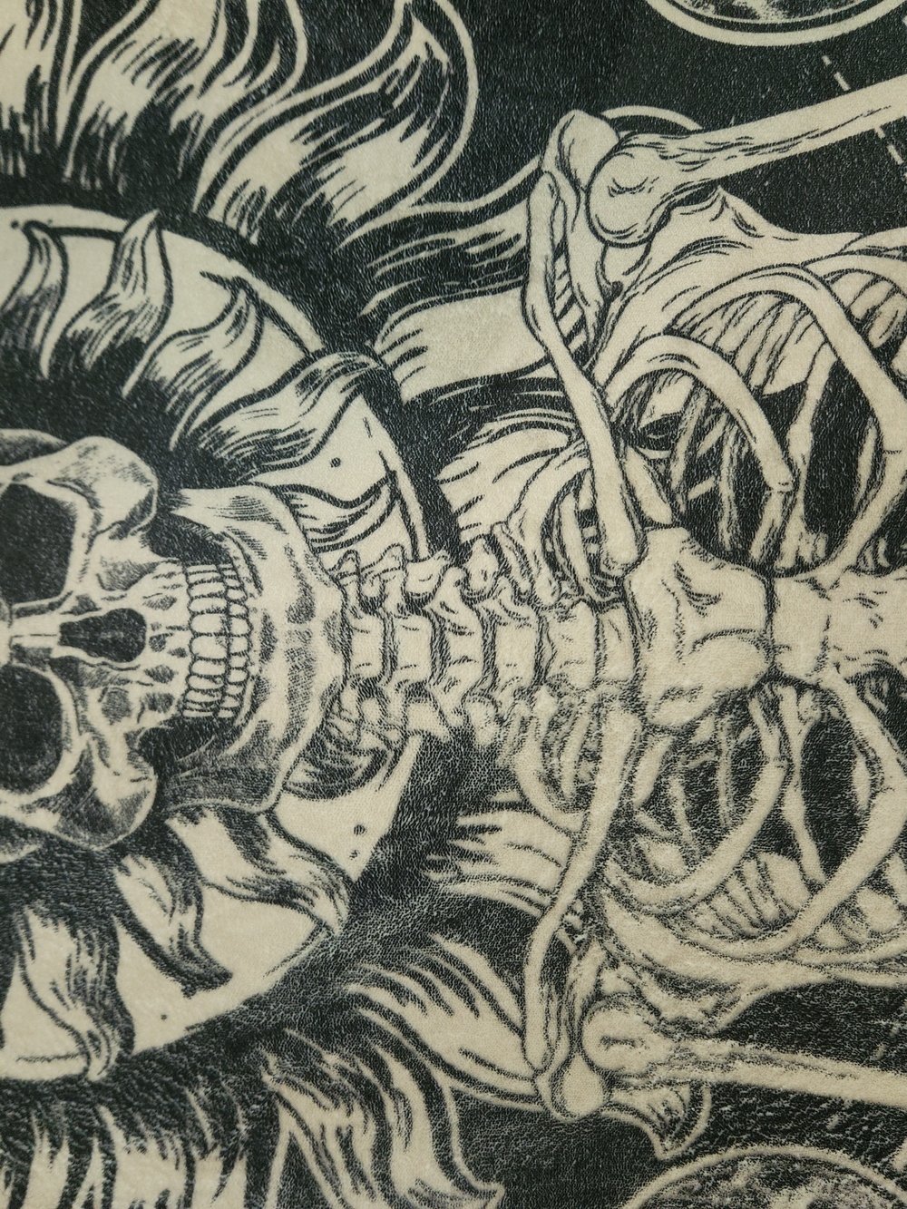 Skeleton Anatomy Throw Blanket in Black and Cream - Unbranded